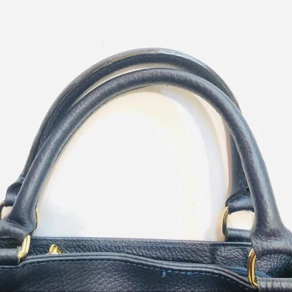 Sophisticated Navy Leather Tote Bag - Picture 3 of 15
